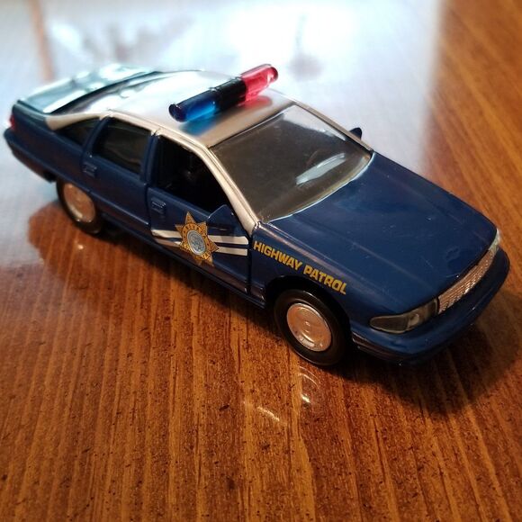 Nevada Highway Patrol Road Champs die cast police car 1:43 scale - Picture 7 of 9